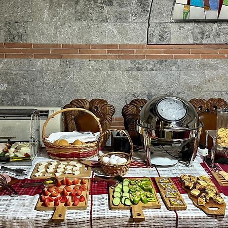 Brilant Antik Center Hotel Tirana Exteriör bild