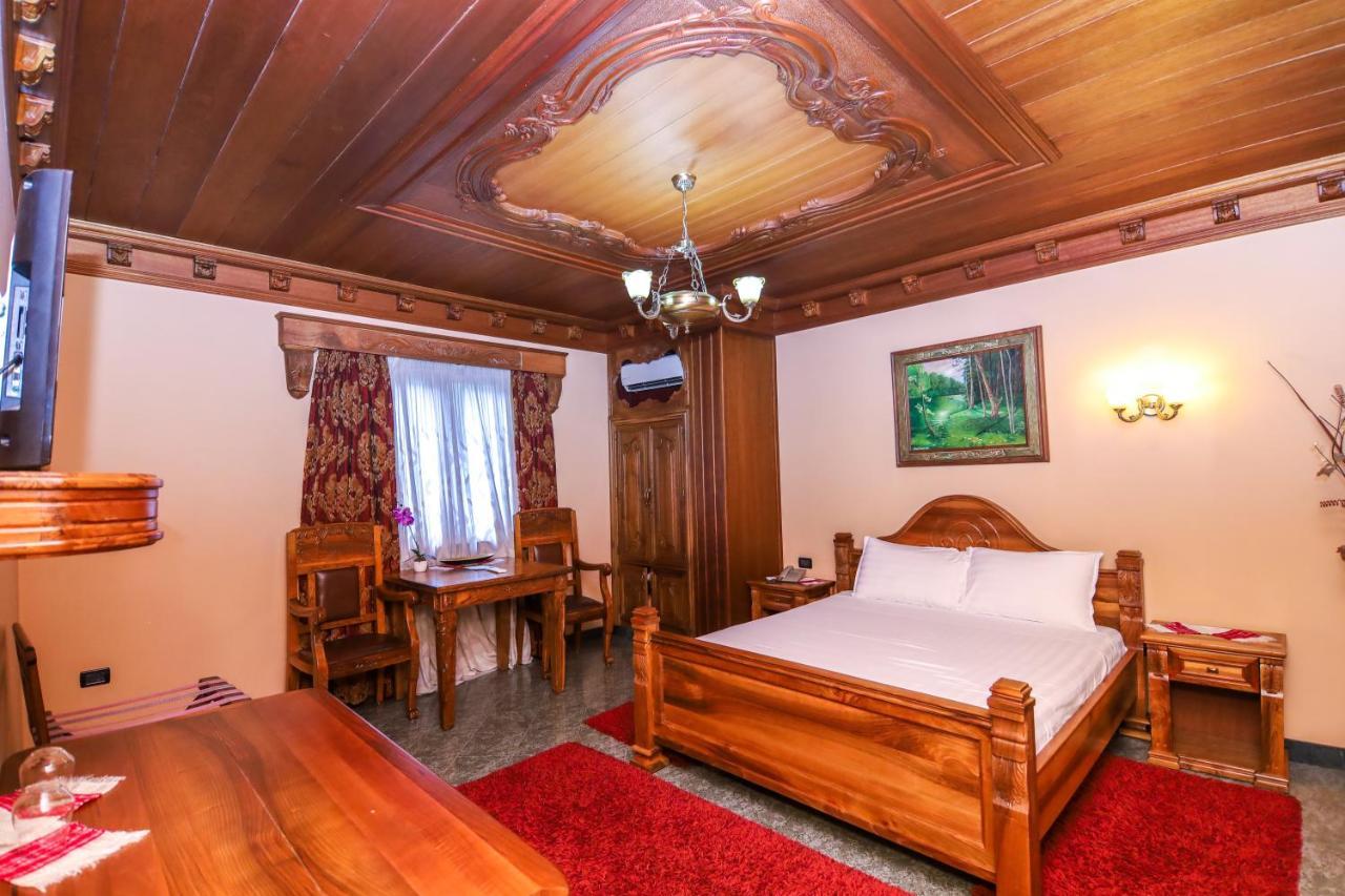 Brilant Antik Center Hotel Tirana Exteriör bild