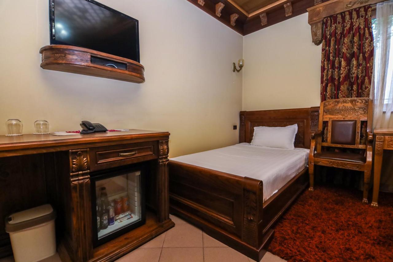 Brilant Antik Center Hotel Tirana Exteriör bild