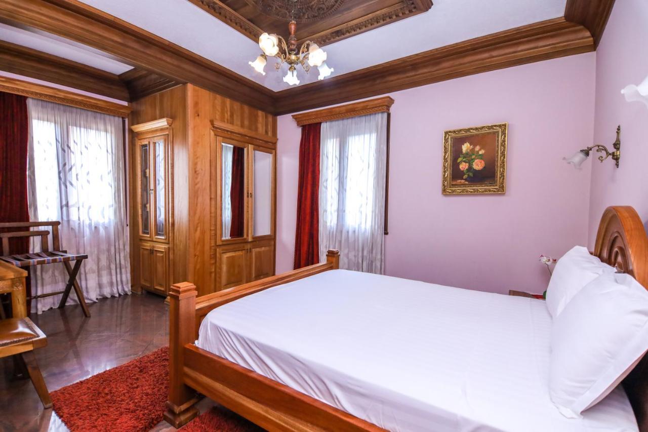 Brilant Antik Center Hotel Tirana Exteriör bild