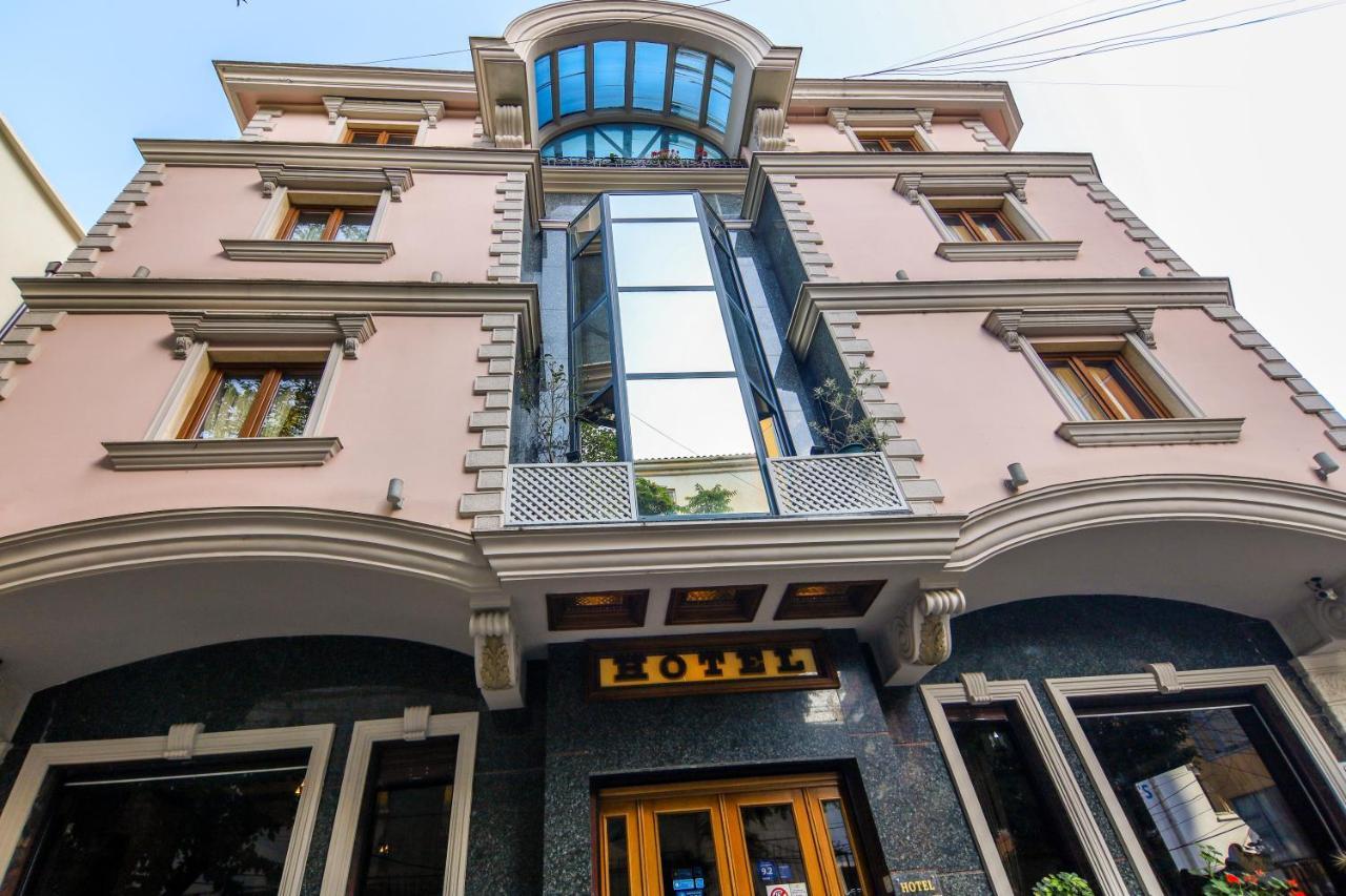 Brilant Antik Center Hotel Tirana Exteriör bild