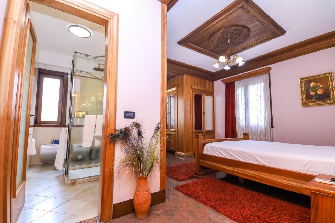 Brilant Antik Center Hotel Tirana Exteriör bild